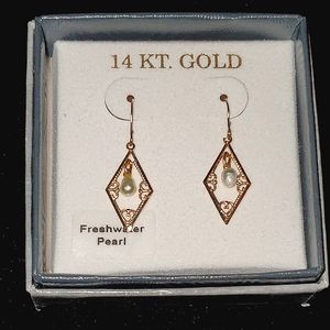 14 KT Gold Fresh Water Pearl Earrings